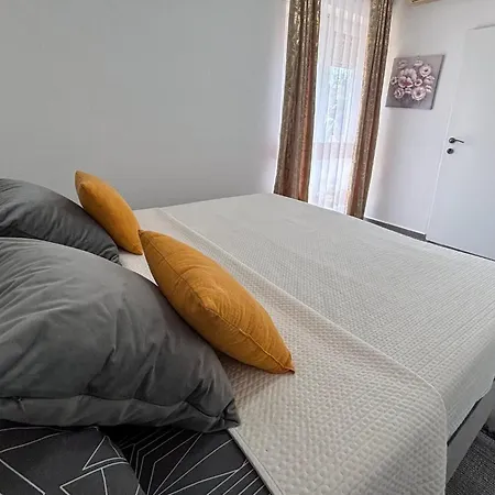 Lovely In With Wifi Apartament