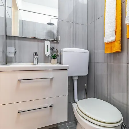 Lovely In With Wifi Apartament